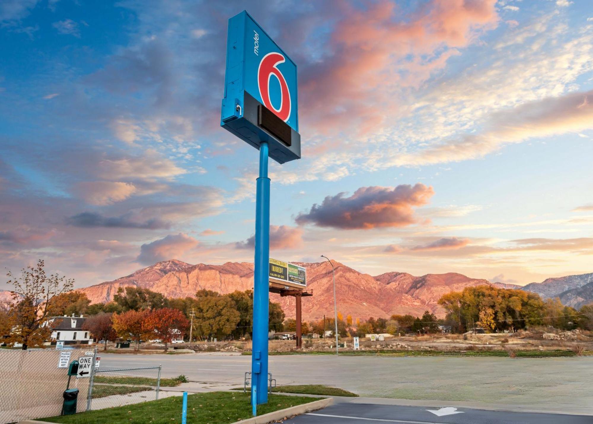 Motel 6 Ogden, Ut- Downtown Екстер'єр фото